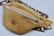 Lade das Bild in den Galerie-Viewer, Bauchtasche pink Leo