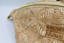 Lade das Bild in den Galerie-Viewer, Bauchtasche Cut Out