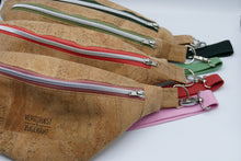 Lade das Bild in den Galerie-Viewer, Bauchtasche Uni Silber