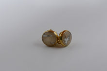 Lade das Bild in den Galerie-Viewer, Kork-Ohrstecker Gold 6mm