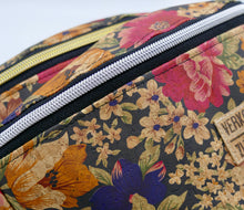 Lade das Bild in den Galerie-Viewer, Bauchtasche Blumen
