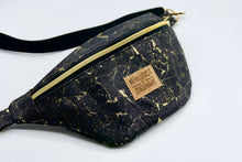 Lade das Bild in den Galerie-Viewer, Bauchtasche Black &amp; Gold
